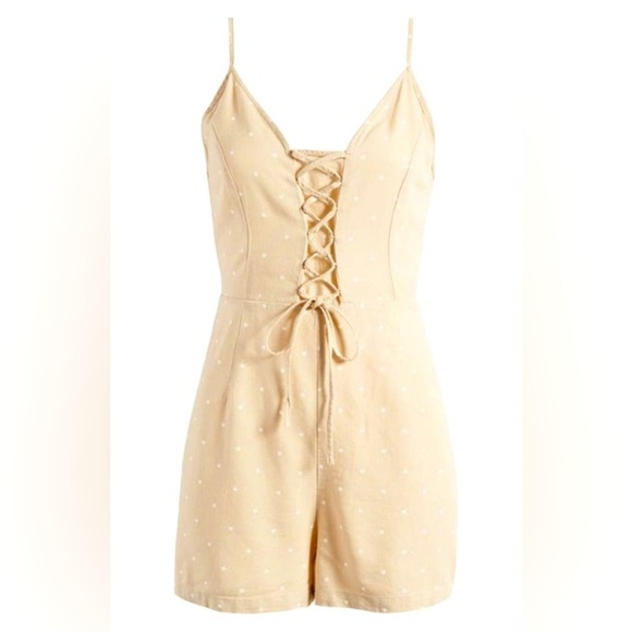Vero Moda Pants - 🛍️Vero Moda Polka Dot Lace-up Romper Irish Cream Size M Sleeveless Romper NWOT